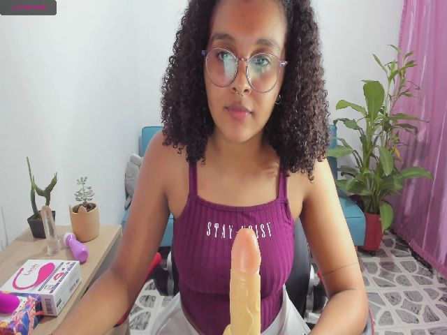 Live sex webcam photo for ZldnLeah #262907302