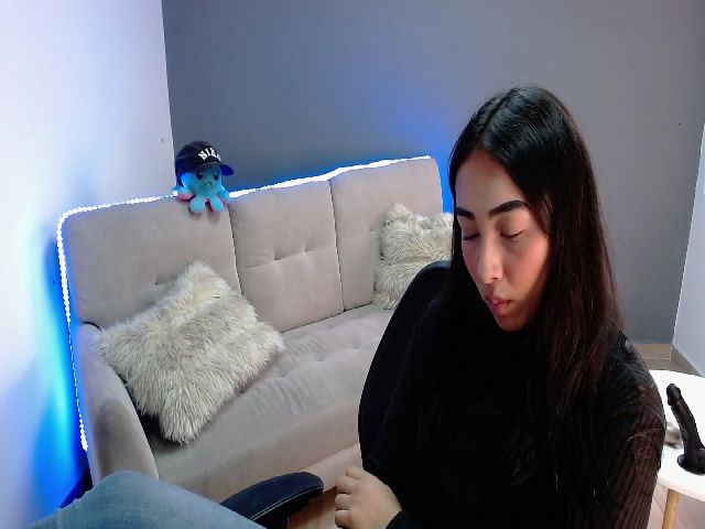 Live sex webcam photo for Jade7777 #258696336