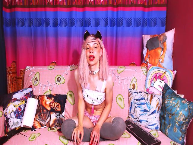 Live sex webcam photo for Lolly_Goddess #258566631