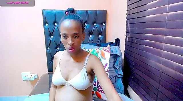 Live sex webcam photo for EBONYBLING #244985987