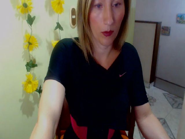 Live sex webcam photo for SHAYRA_ #264561495