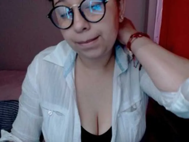 Live sex webcam photo for Ailyn88 #247167301
