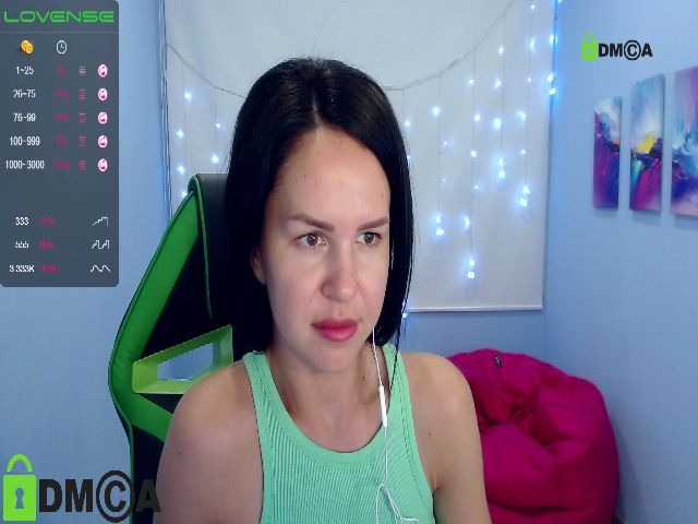 Live sex webcam photo for VickyH0ney #259969329