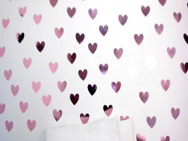 Live sex webcam photo for Roseann__ #262708385