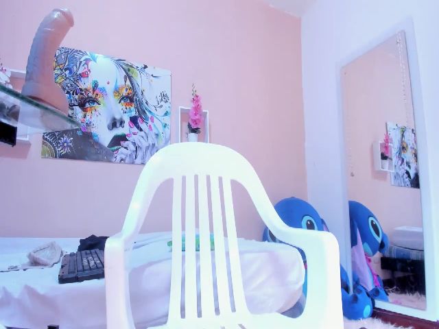 Live sex webcam photo for ZOE_CAT #257611949