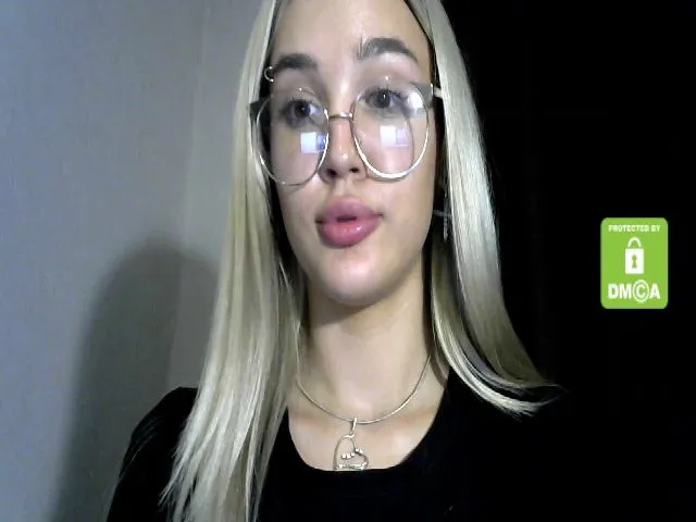 Live sex webcam photo for MyyDream #265071941