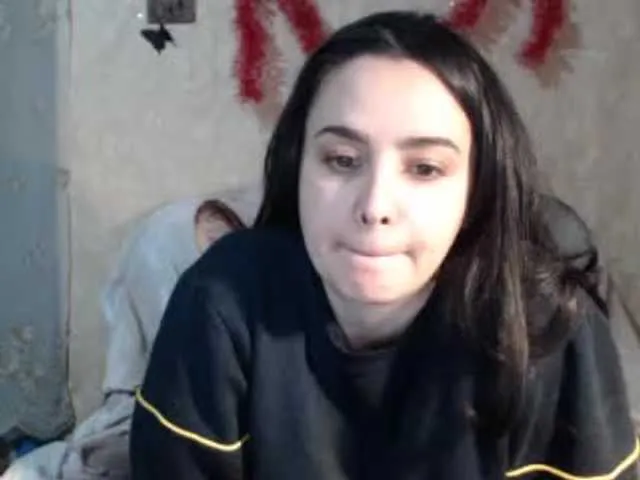 Live sex webcam photo for Katernia48 #240928191