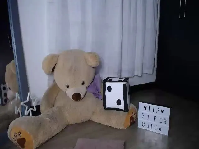 Live sex webcam photo for Hellenn #262373476