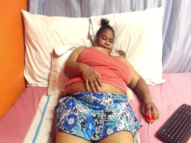 Live sex webcam photo for Sweetnozie #254463617