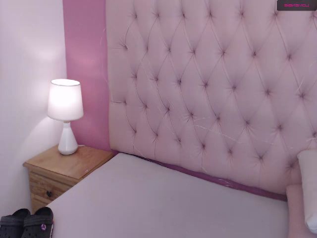 Live sex webcam photo for Keyra_R #255411566