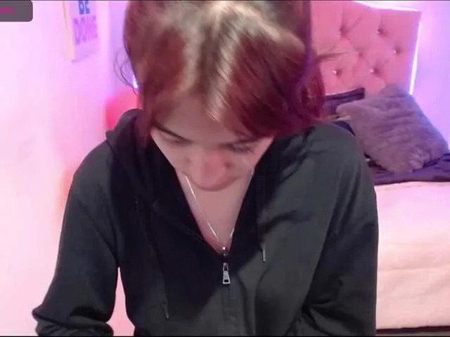 Live sex webcam photo for Kira-Watson #250104918