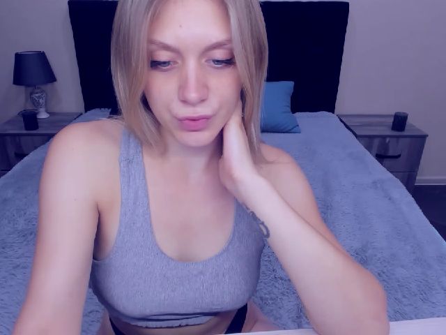 Live sex webcam photo for MeganKind #254414379