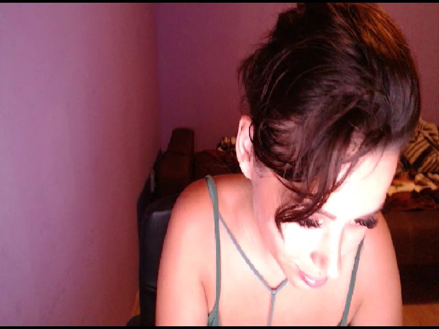 Live sex webcam photo for LoveJulliette #264436480