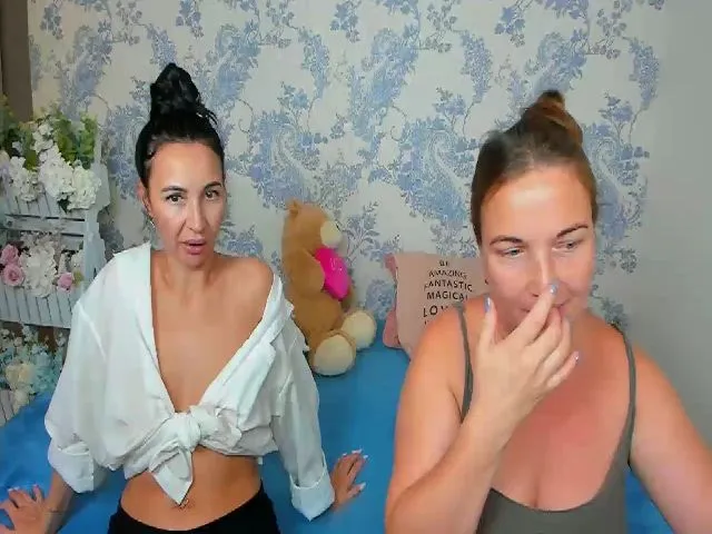 Live sex webcam photo for NikaRysa #265243065