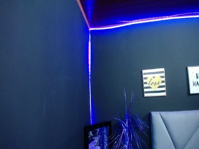 Live sex webcam photo for samantasmithh #264224538