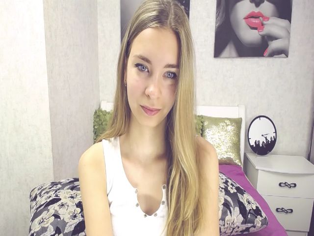 Live sex webcam photo for RossandaShy #256163167