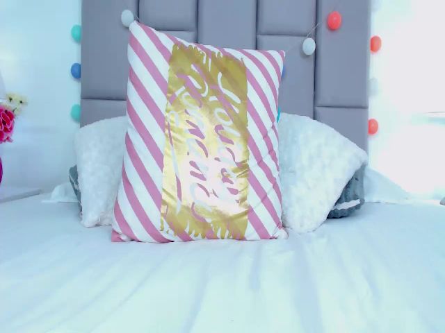 Live sex webcam photo for Mia_thompsons #260919286