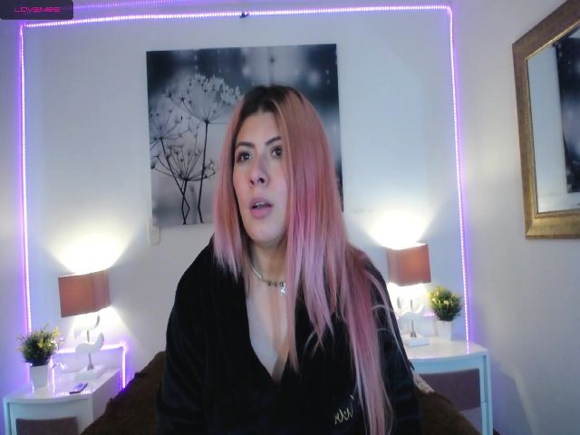 Live sex webcam photo for NicolSaenz #256025490