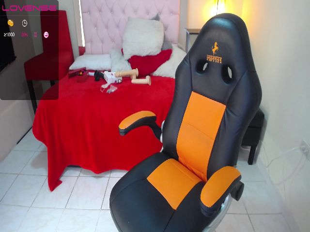 Live sex webcam photo for LESLY_LAURA #258742613