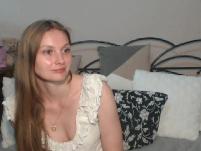 Live sex webcam photo for LarissaSexy25 #253195778