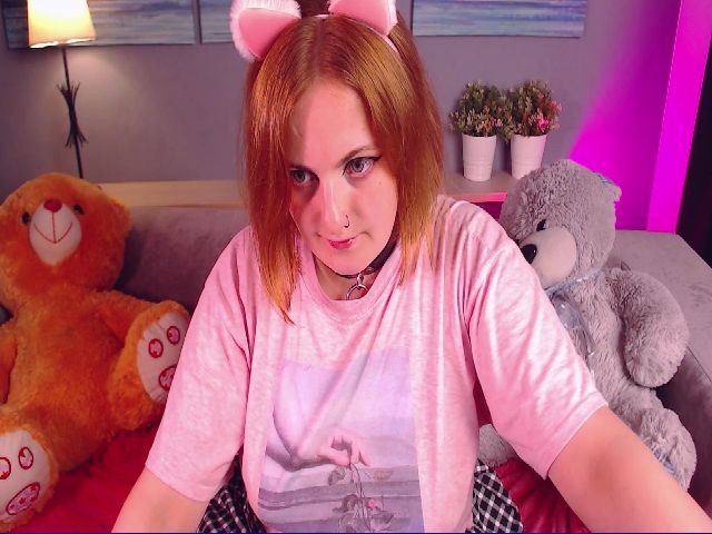 Live sex webcam photo for AliceCutePerv #255380258