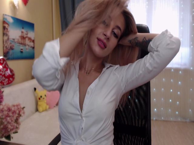 Live sex webcam photo for Magic_Eyes_ #263474712