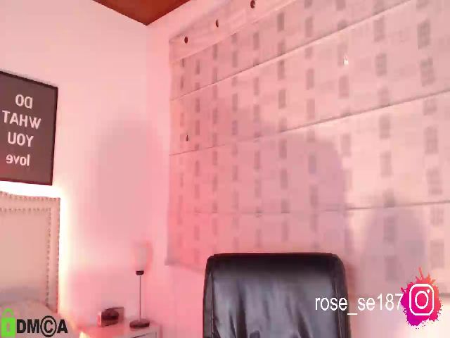 Live sex webcam photo for Rose_se #254646266