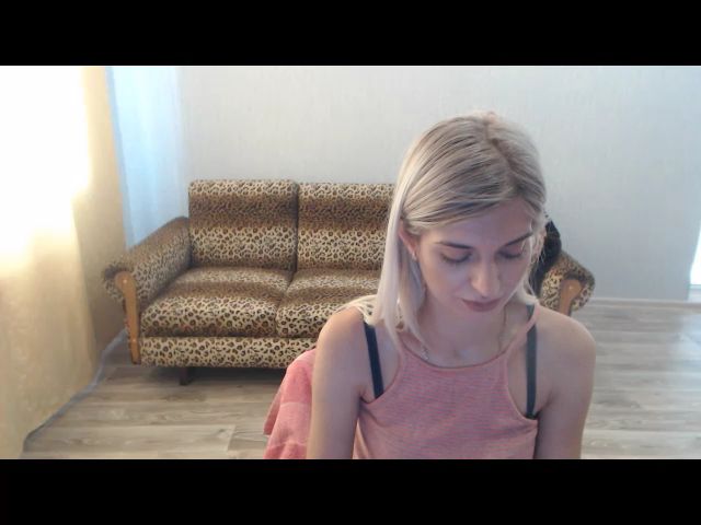 Live sex webcam photo for SexyBeatriice #258112539