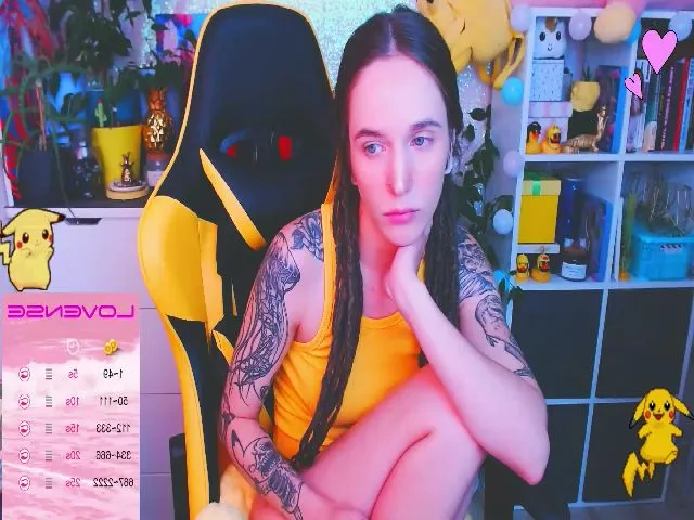 Live sex webcam photo for JinjerMoon #255646957