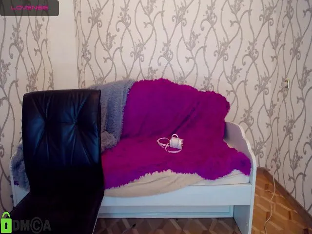 Live sex webcam photo for Kira__Queen #262372757