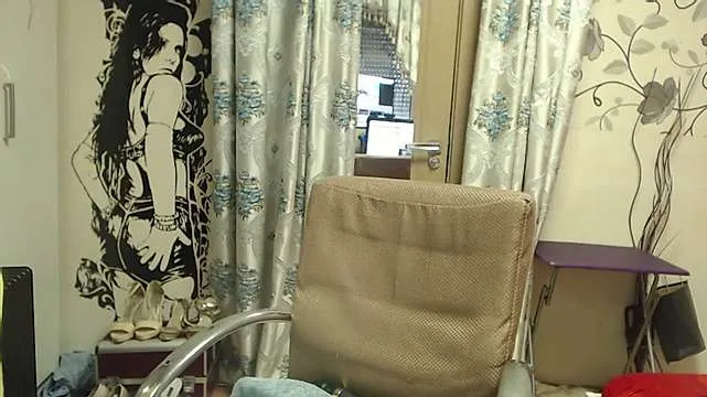 Live sex webcam photo for WetGaby #244674531