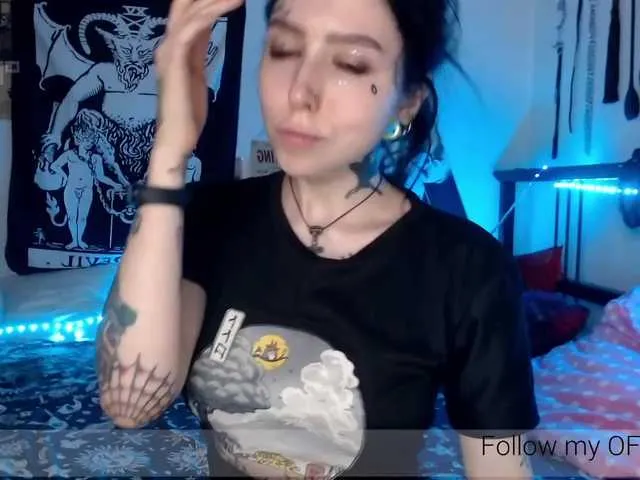 Live sex webcam photo for Clitbait #255488095