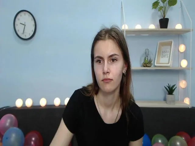 Live sex webcam photo for MollyTravis #252689460