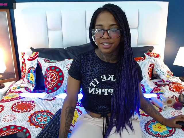 Live sex webcam photo for samantaafox #251375667