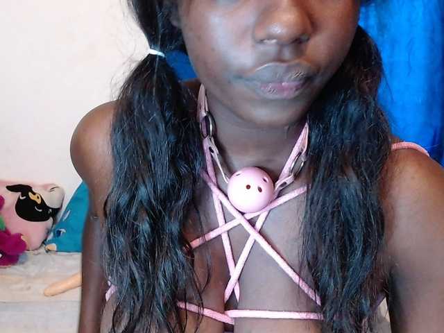 Live sex webcam photo for Almaahotxxx #241006840