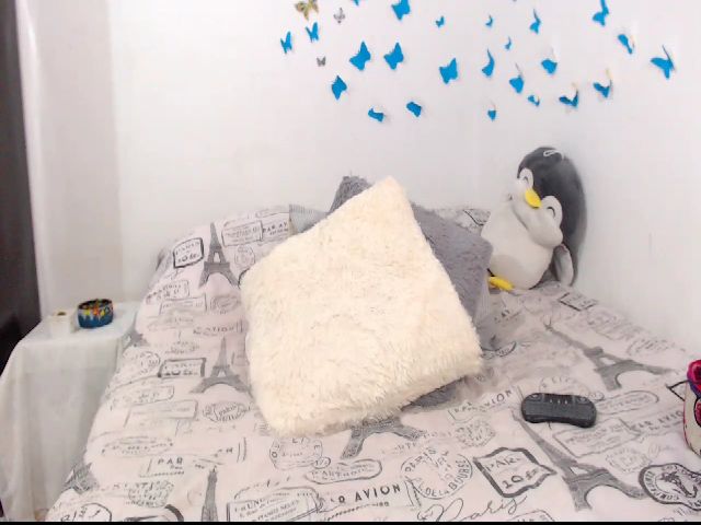 Live sex webcam photo for Cherrysexy18 #263814667