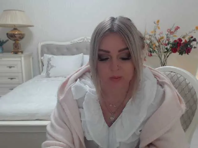 Live sex webcam photo for mirage40 #240966546
