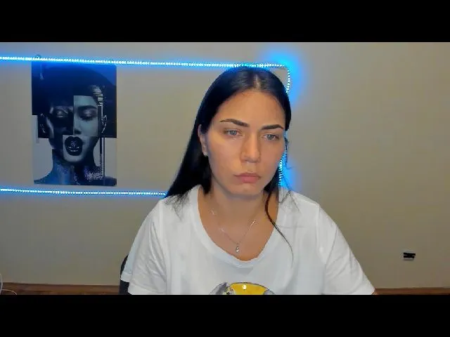 Live sex webcam photo for JasmineGreyz #261838231