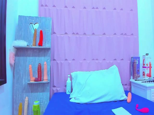 Live sex webcam photo for Cristal_West #263886341