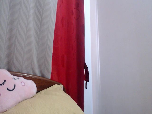 Live sex webcam photo for NATHY_ROUSELL #253196767