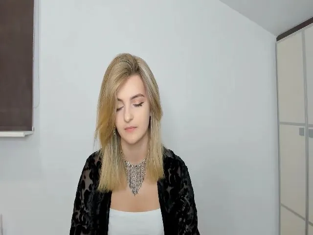 Live sex webcam photo for HelelGretta #260651677