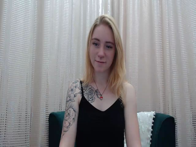 Live sex webcam photo for RedBerryy #260411790