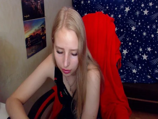 Live sex webcam photo for JessyGinger #256778393