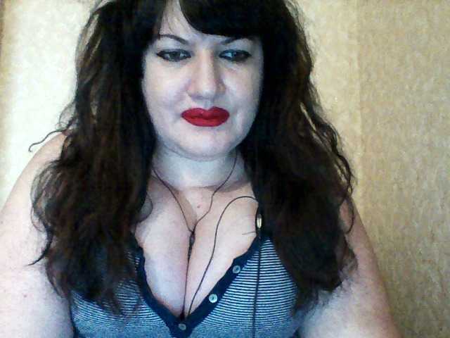 Live sex webcam photo for KleOSnow #241041140