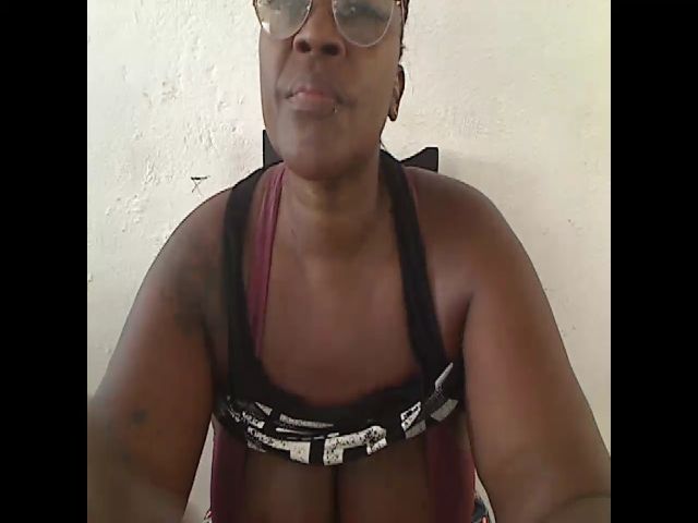 Live sex webcam photo for Assbigxhot9 #264472082