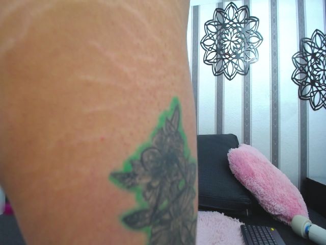 Live sex webcam photo for Charlotte_LW #259494119