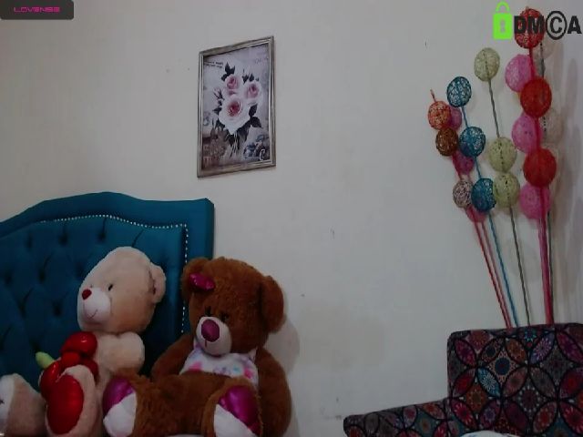 Live sex webcam photo for Lily_Baudinx #254353837