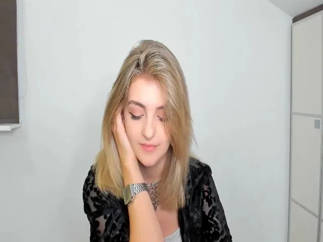 Live sex webcam photo for HelelGretta #254123093