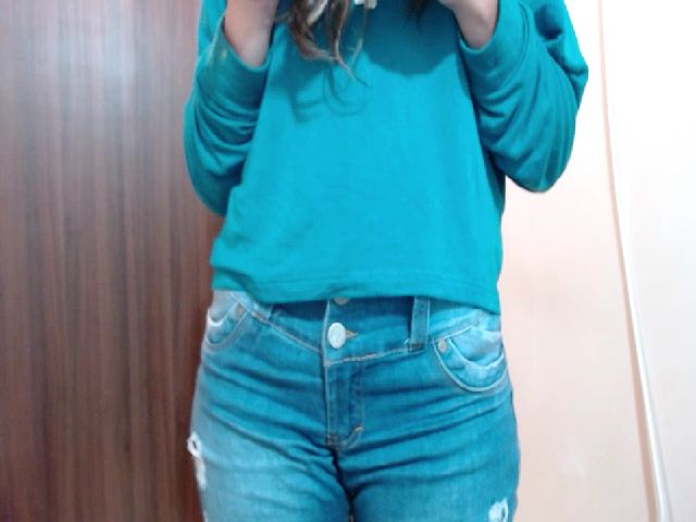 Live sex webcam photo for LaraSmiith_ #264201035