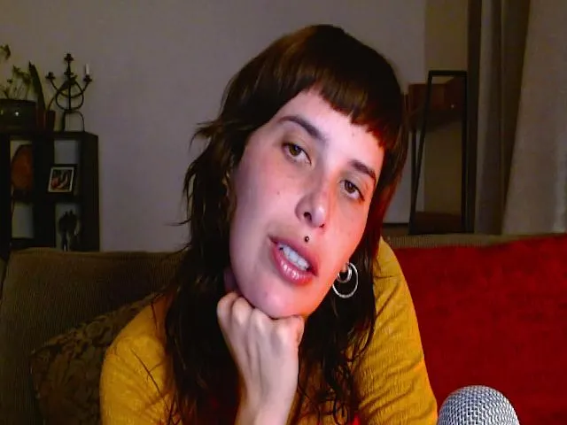 Live sex webcam photo for Honeyt #259938840